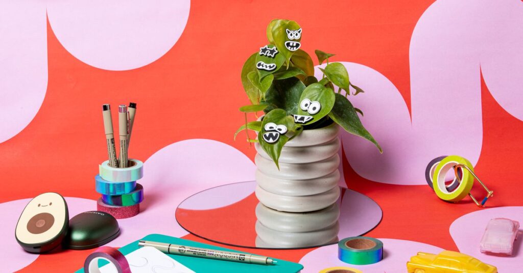 The Best Holiday Gifts Under 25 Dollars as Chosen by The Verge