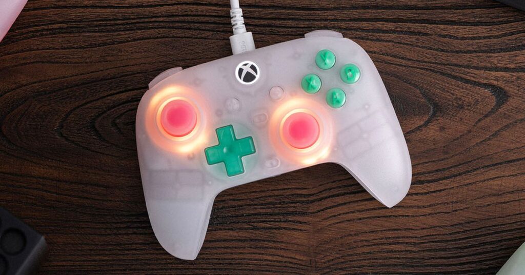 8BitDo’s New Mini Xbox Controller Designed for Smaller Hands